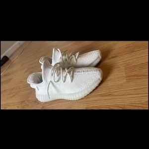 triple white yeezys size 6